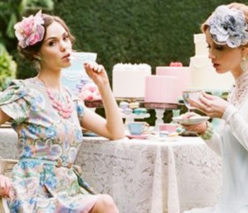 CATEVA TINUTE POTRIVITE PENTRU UN GARDEN PARTY